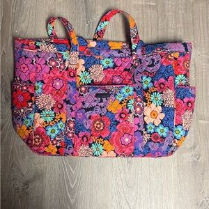 Deluxe floral multicolor Vera Bradley tote